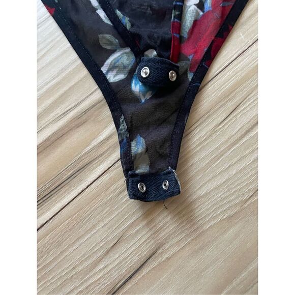 Vintage FASHION NOVA  Stretch Flowers bodysuit - Picture 3 of 6